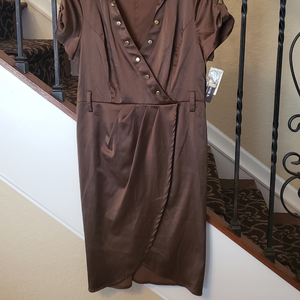 Dress - Picture 5 of 8